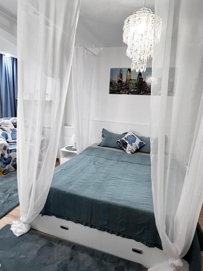 Intercontinental Apartment Bukares Bagian luar foto
