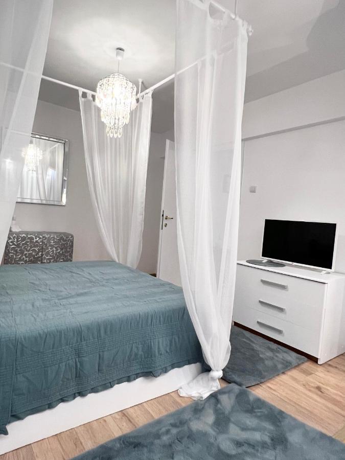 Intercontinental Apartment Bukares Bagian luar foto