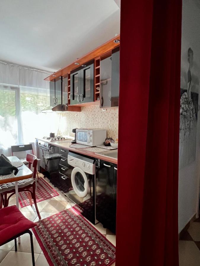 Intercontinental Apartment Bukares Bagian luar foto
